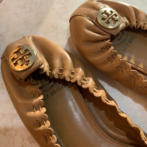 Tory Burch Reese Tassle flats - Tan size 5 - Picture 2 of 5